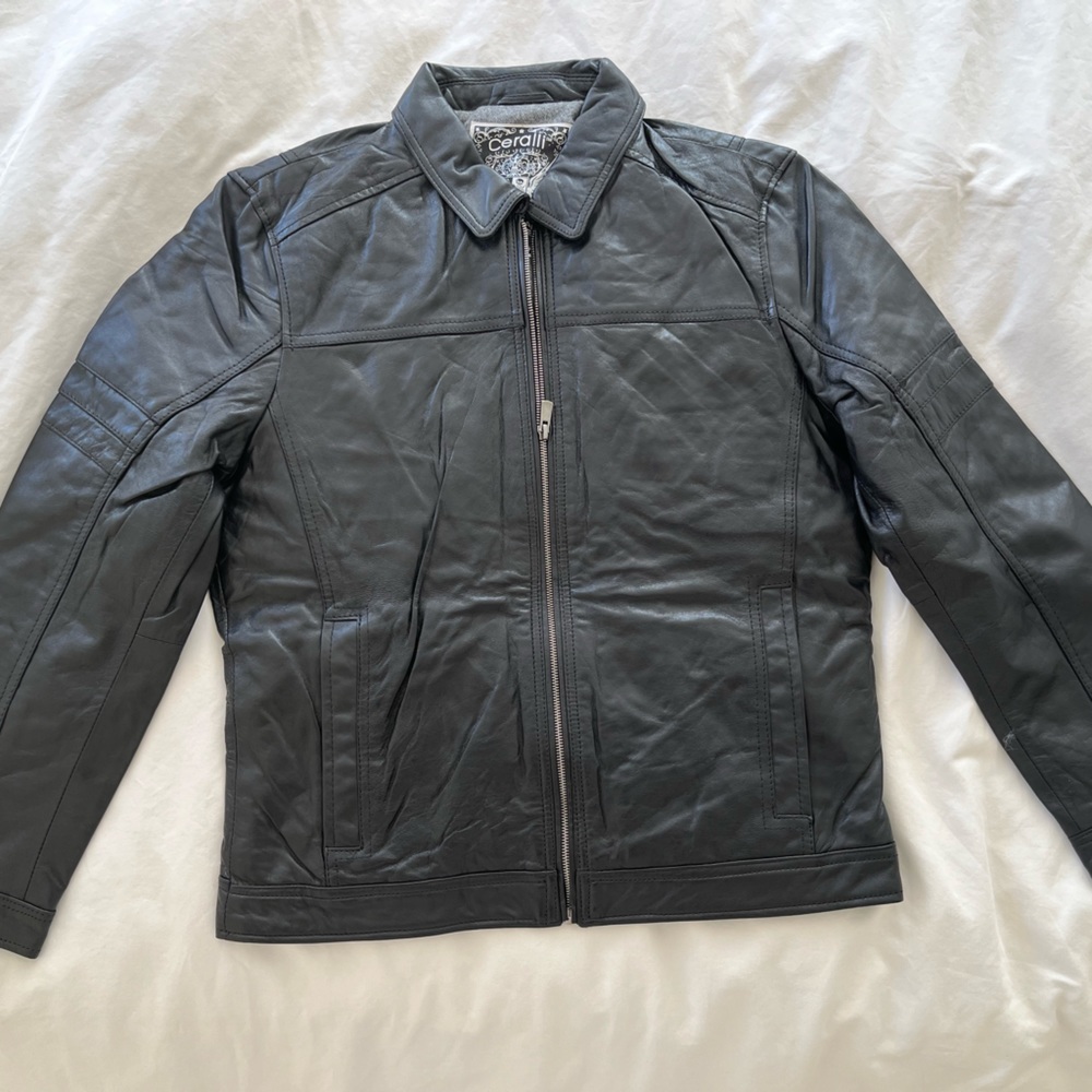 Men’s CeralliLeather Jacket, black colour in size S. See measurements in photos.